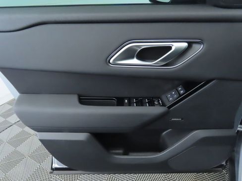 Used 2024 Land Rover Range Rover Velar Dynamic SE image 25