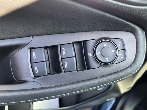 Used 2024 Buick Encore GX Avenir w/ Avenir Convenience Package FWD image 15