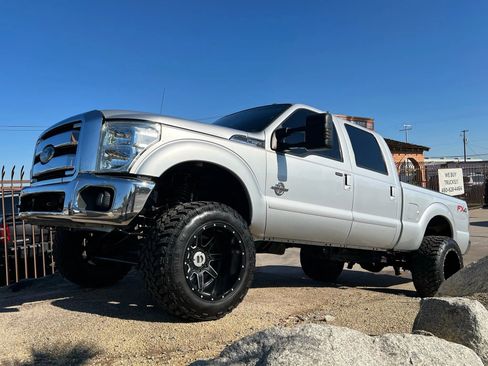 Used 2012 Ford F250 Lariat w/ Lariat Ultimate Pkg image 2