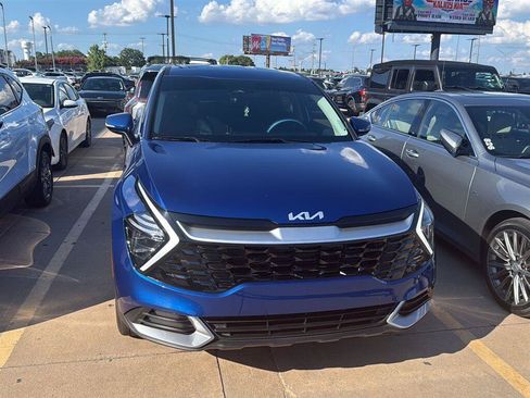 Used 2024 Kia Sportage EX FWD image 8