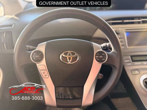 Used 2014 Toyota Prius One image 14