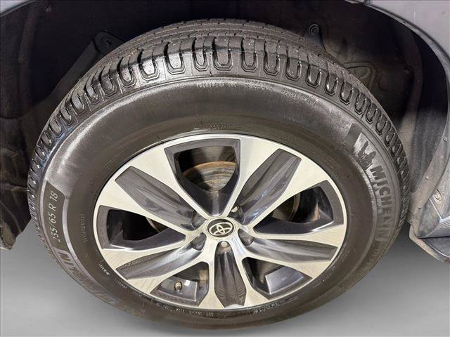 Used 2022 Toyota Highlander XLE FWD image 18