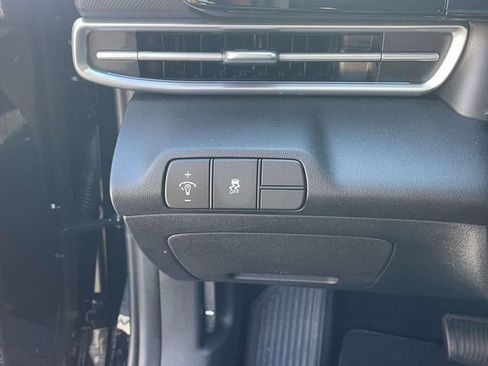 Used 2024 Hyundai Elantra SEL FWD image 16