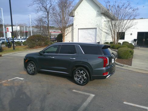 Used 2022 Hyundai Palisade Calligraphy image 8