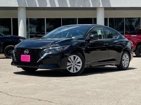 Used 2025 Nissan Sentra S FWD image 1