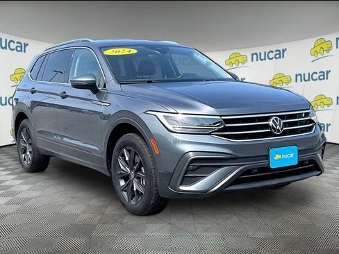 Used 2024 Volkswagen Tiguan SE AWD/4WD image 1