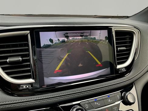 Used 2026 Chrysler Pacifica Select w/ S Appearance Package AWD/4WD image 14