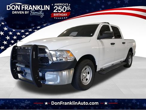 Used 2022 RAM 1500 4x4 Crew Cab Classic w/ Chrome Appearance Group image 1