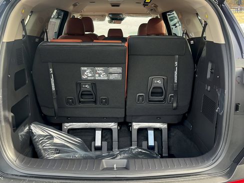 New 2026 Kia Carnival EX image 29