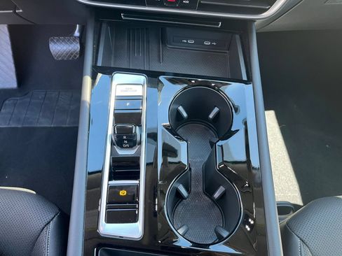 Used 2026 Volkswagen Atlas SE FWD image 40