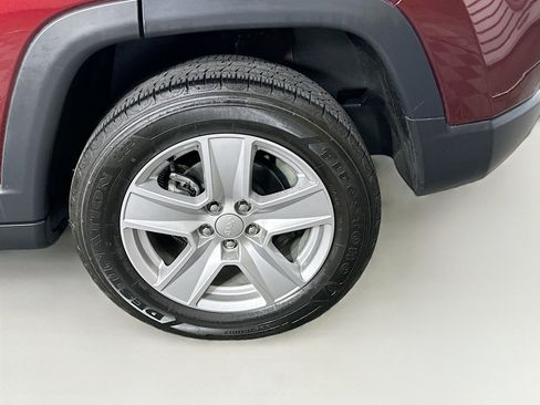 Used 2022 Jeep Compass Latitude image 11