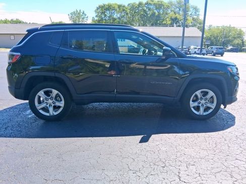 Used 2024 Jeep Compass Latitude AWD/4WD image 6