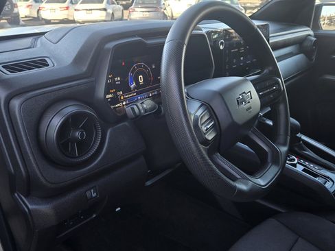 Used 2024 Chevrolet Colorado Trail Boss w/ Technology Package AWD/4WD image 11