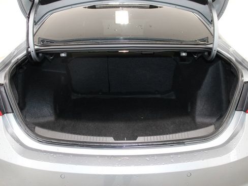 Used 2024 Chevrolet Malibu LT FWD image 9