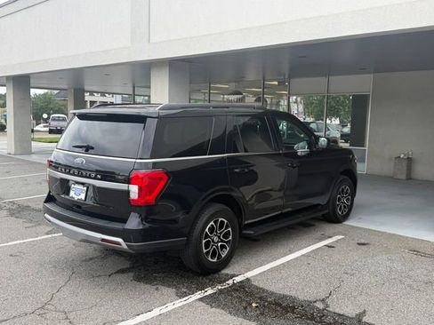 Used 2024 Ford Expedition XLT AWD/4WD image 2