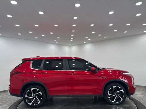 Used 2024 Mitsubishi Outlander SE image 36