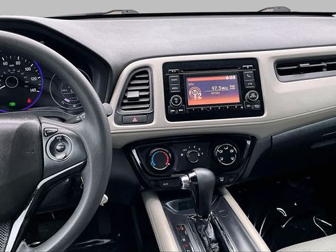Used 2021 Honda HR-V LX image 11