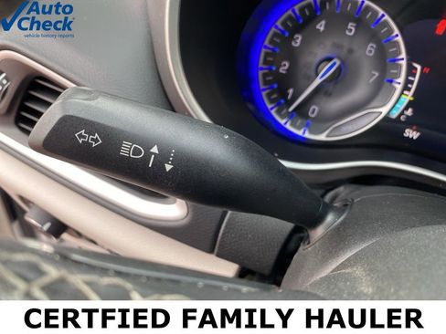 Used 2024 Chrysler Pacifica Touring-L image 34