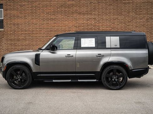 Used 2024 Land Rover Defender 130 X-Dynamic SE AWD/4WD image 3