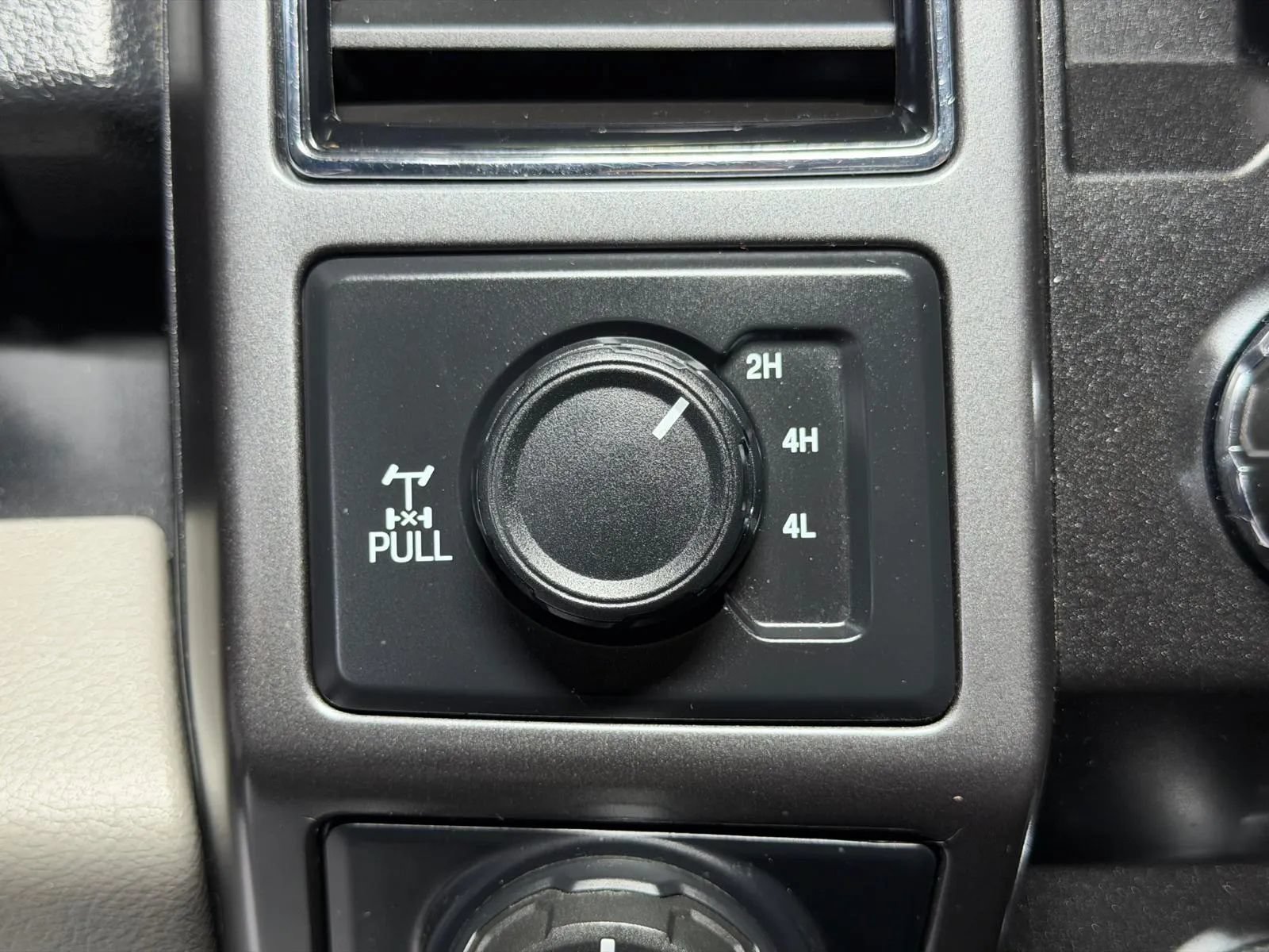 Used 2019 Ford F150 XLT w/ Equipment Group 302A Luxury AWD/4WD image 30