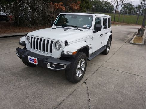Used 2022 Jeep Wrangler Unlimited Sahara w/ Cold Weather Group image 27
