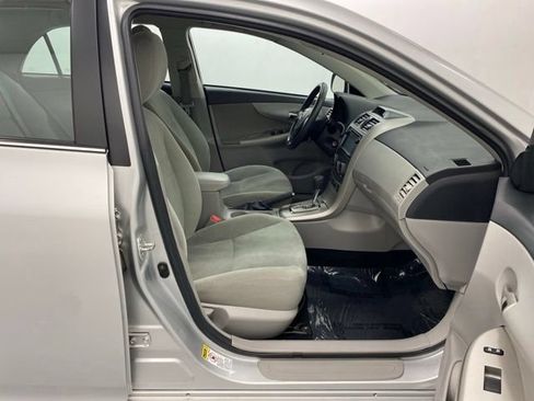 Used 2013 Toyota Corolla LE w/ Premium Pkg FWD image 26