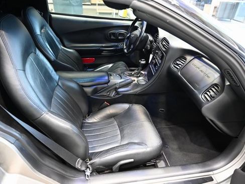 Used 2000 Chevrolet Corvette Coupe w/ Roof Pkg image 13