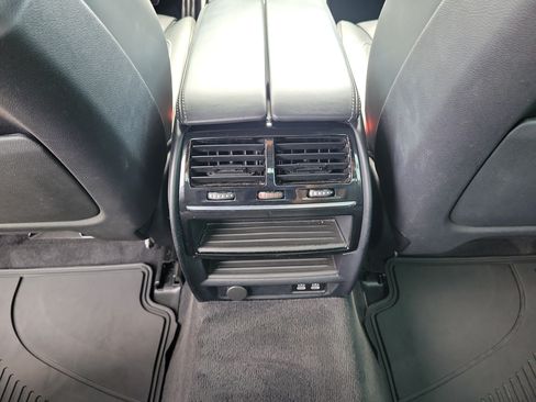 Used 2020 BMW M550i xDrive w/ Executive Package AWD/4WD image 10