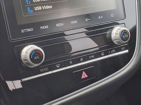 Used 2020 Mitsubishi Outlander SEL image 10