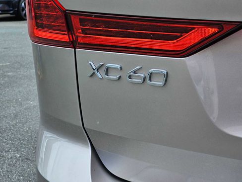 New 2025 Volvo XC60 B5 Core w/ Protection Package Premier image 13