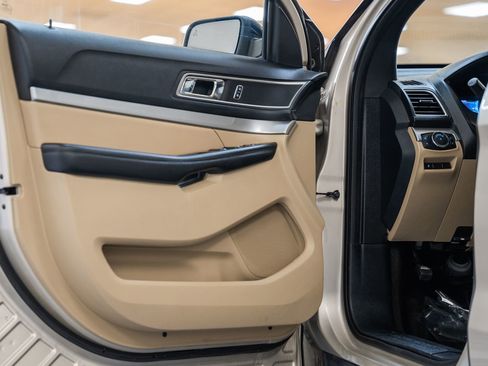 Certified 2017 Ford Explorer XLT w/ Equipment Group 202A image 42