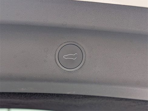 Used 2025 Tesla Model Y Long Range image 10