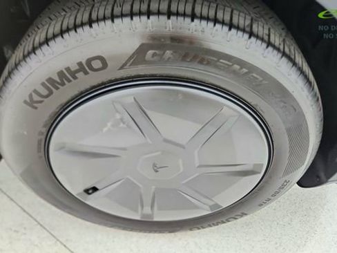 Used 2026 Tesla Model Y 2WD image 50