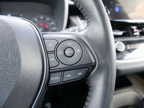 Used 2025 Toyota Corolla SE image 22