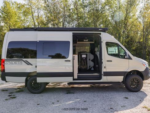 Used 2025 Mercedes-Benz Sprinter 2500 image 15