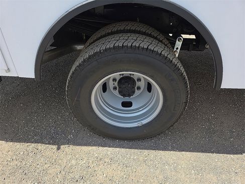 New 2025 Ford F350 XL w/ XL Chrome Package image 8