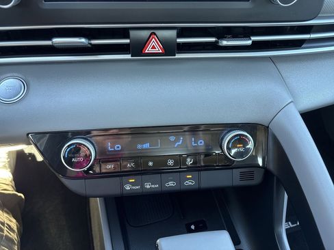 Certified 2025 Hyundai Elantra Sport image 19