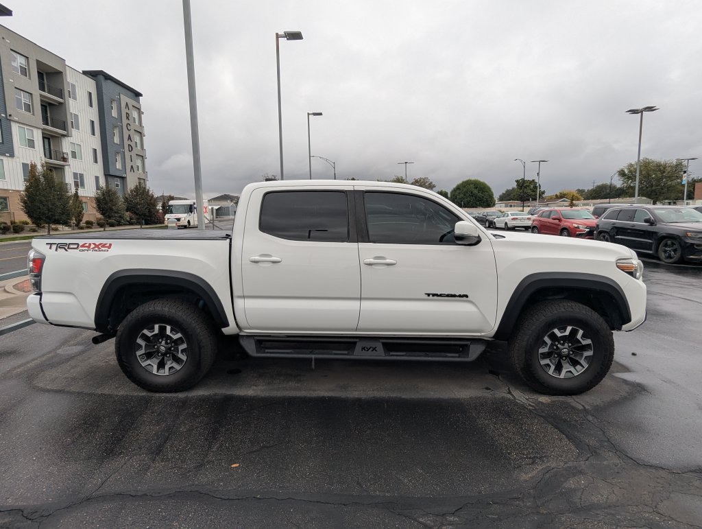Used 2020 Toyota Tacoma TRD Off-Road w/ Technology Package AWD/4WD image 9