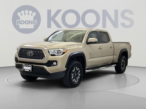 Used 2018 Toyota Tacoma TRD Off-Road w/ Technology Package AWD/4WD image 4