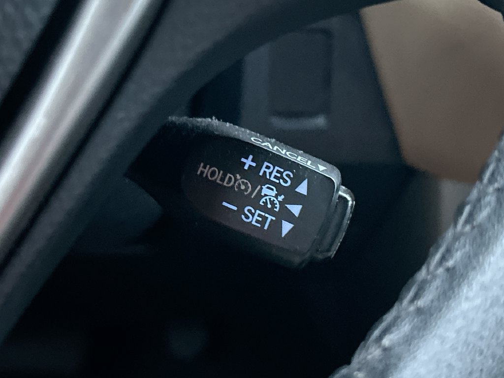 Used 2018 Toyota RAV4 XLE FWD image 17