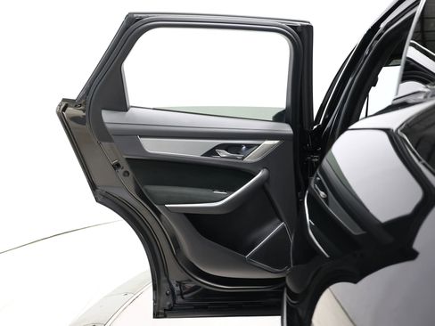 Used 2021 Jaguar F-PACE SVR image 44