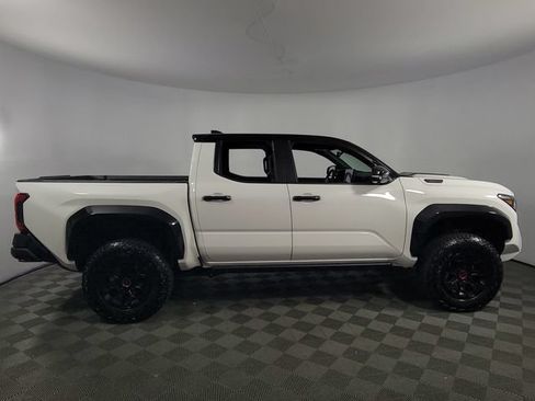 Used 2025 Toyota Tacoma TRD Pro AWD/4WD image 10