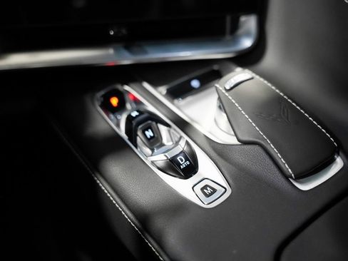 Used 2025 Chevrolet Corvette Z06 RWD image 17