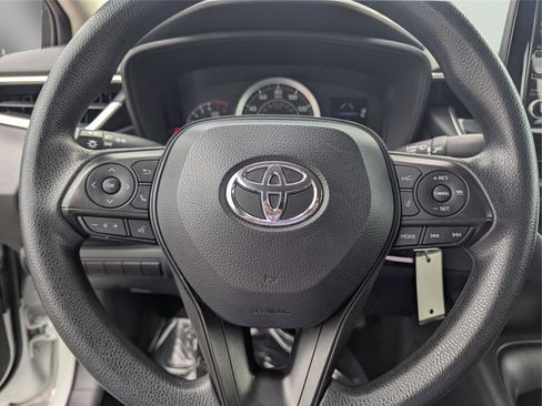 Used 2022 Toyota Corolla LE image 25
