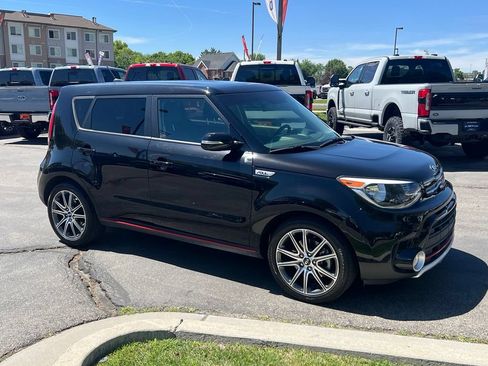 Used 2018 Kia Soul ! FWD image 6