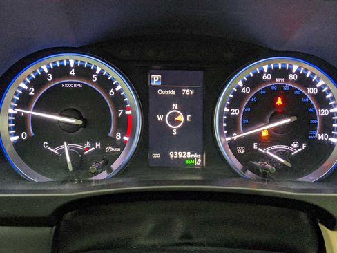 Used 2017 Toyota Highlander Limited image 16