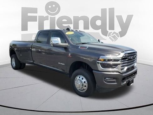 Used 2025 RAM 3500 Laramie w/ Max Tow Package AWD/4WD image 7