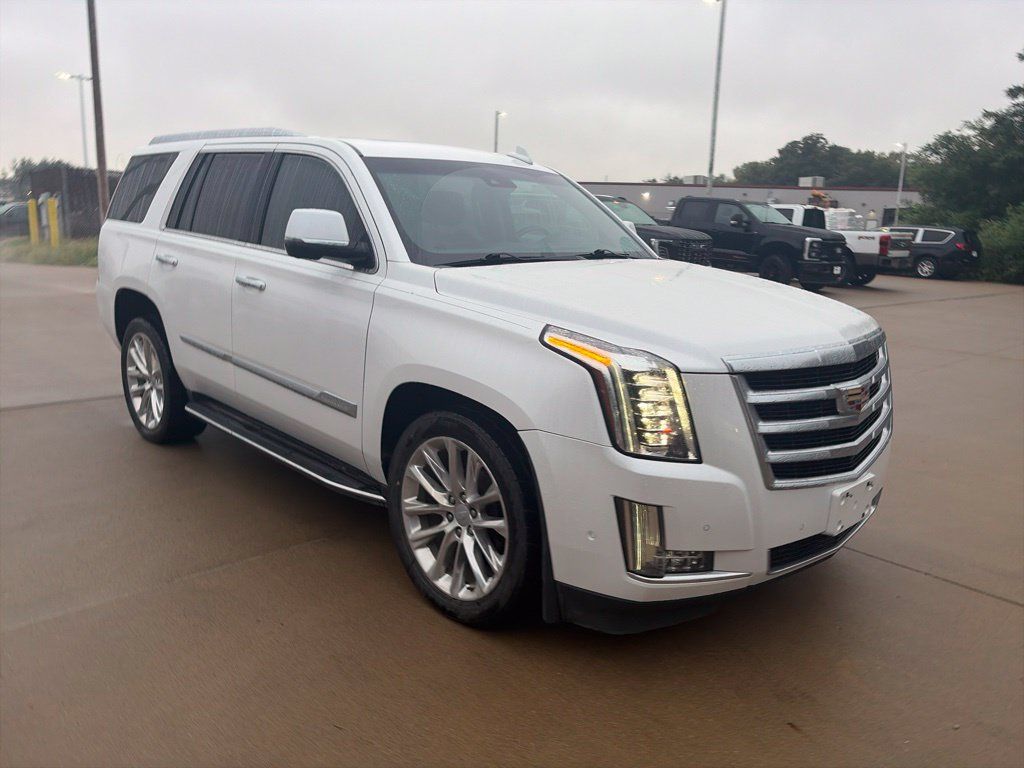 Used 2019 Cadillac Escalade Luxury AWD/4WD image 5
