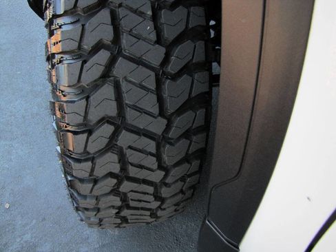 Used 2023 GMC Sierra 1500 AT4 w/ Technology Package image 38