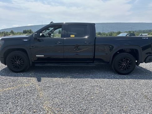 Used 2025 GMC Sierra 1500 Elevation AWD/4WD image 2